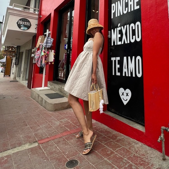 H&M light gray dress with pockets - Picture 3 of 14